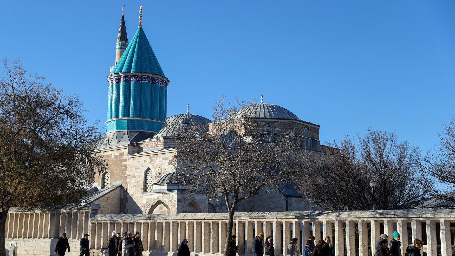 Konya marks anniversary of Rumi’s passing with global visitors, ceremonies