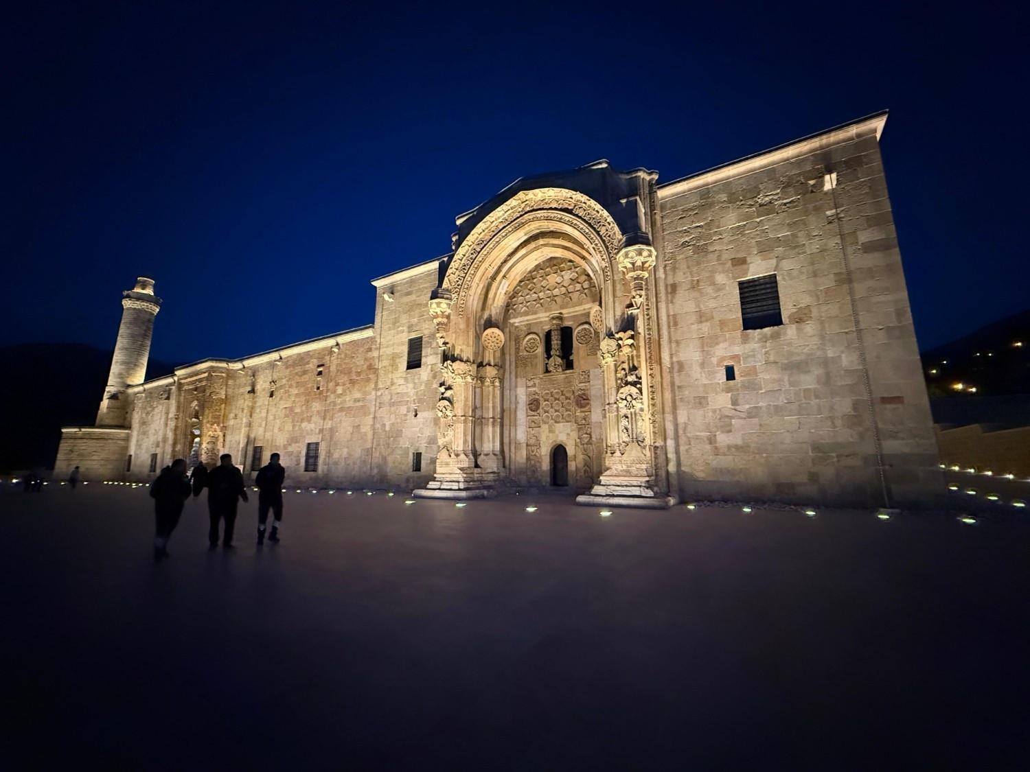 Iconic Sivas mosque shines anew with dazzling nighttime light display