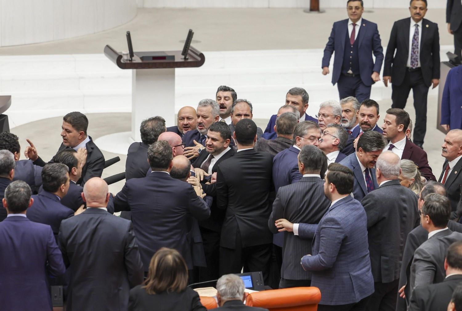 Parliament approves 2026 budget in chaotic session