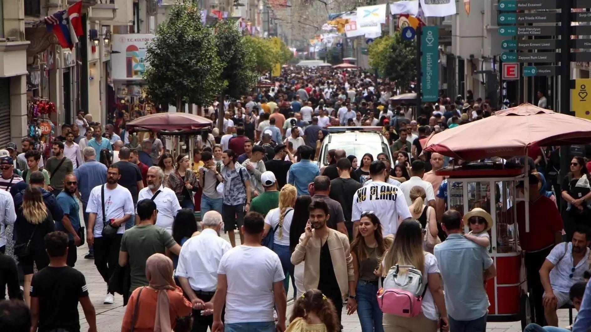Türkiye increases minimum wage by 27 percent for 2026