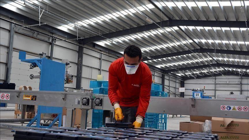 Business morale and capacity utilization edge up in December