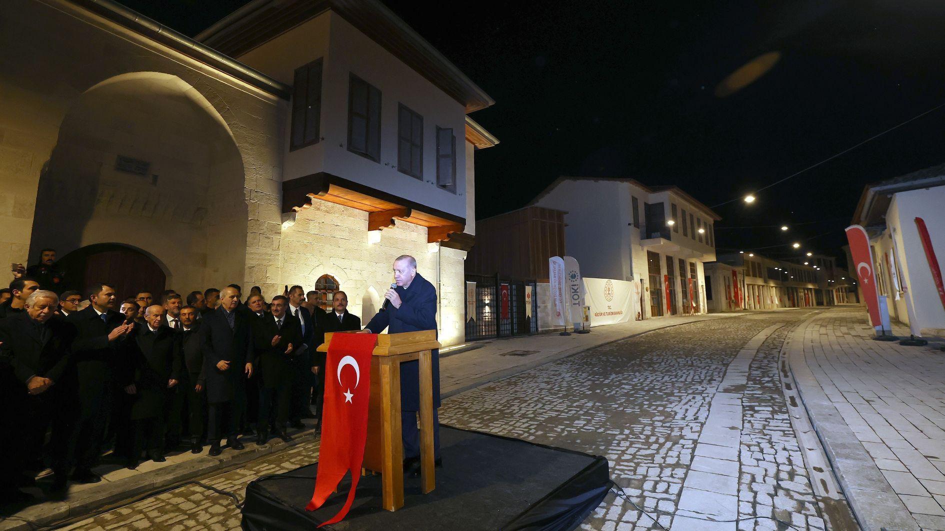 Erdoğan marks handover of 455,000th house in quake-hit region