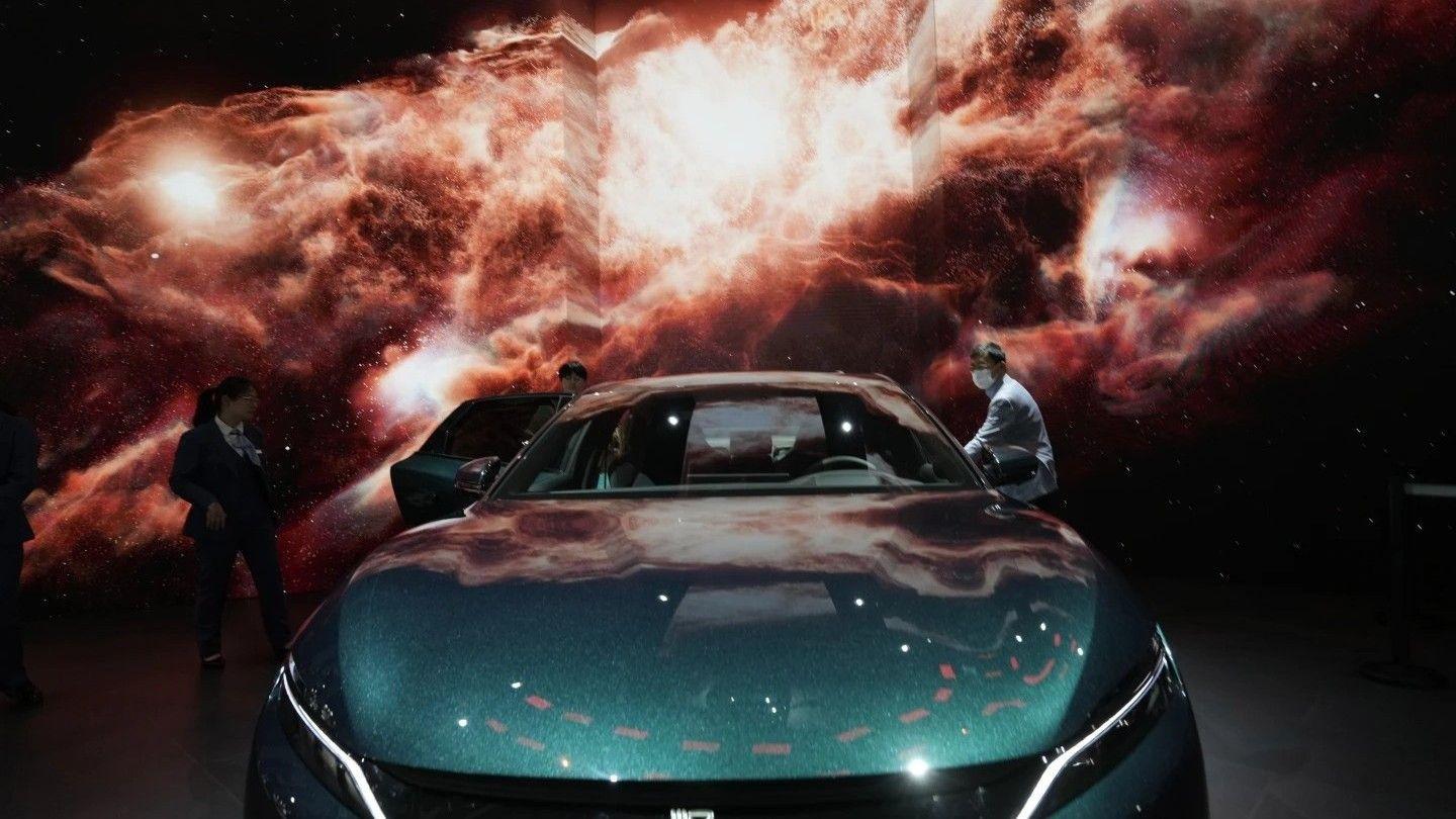 BYD poised to overtake Tesla in 2025 EV sales