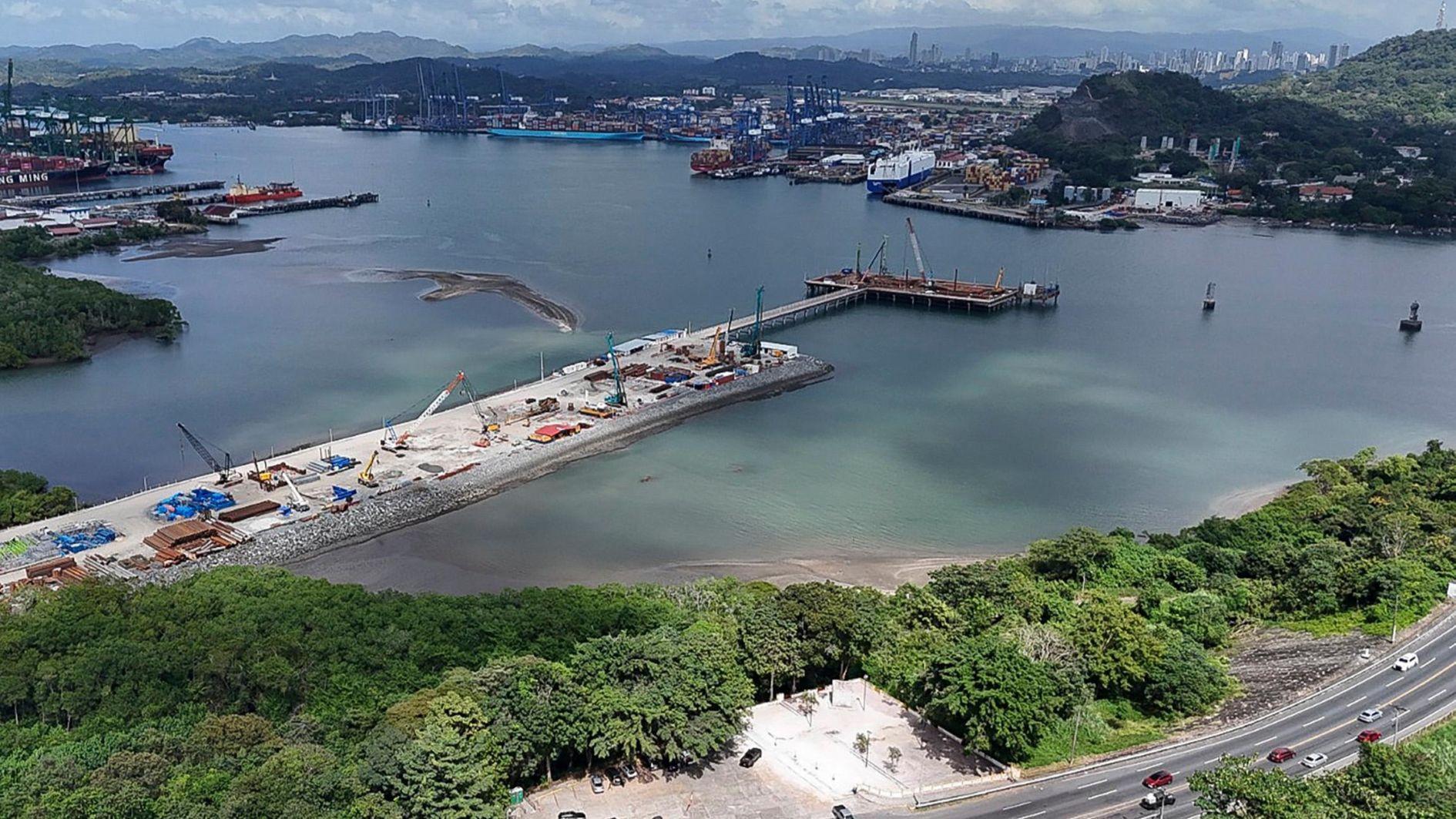 Monument honoring China's contribution to Panama Canal torn down
