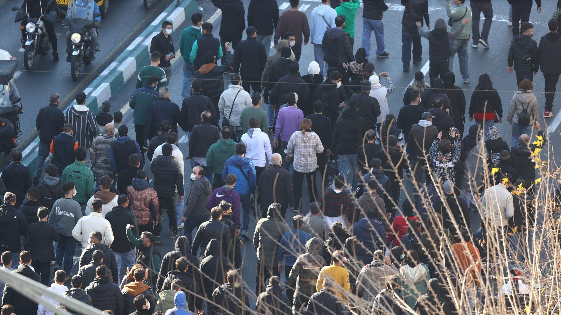 Iran president urges government to heed economic protests