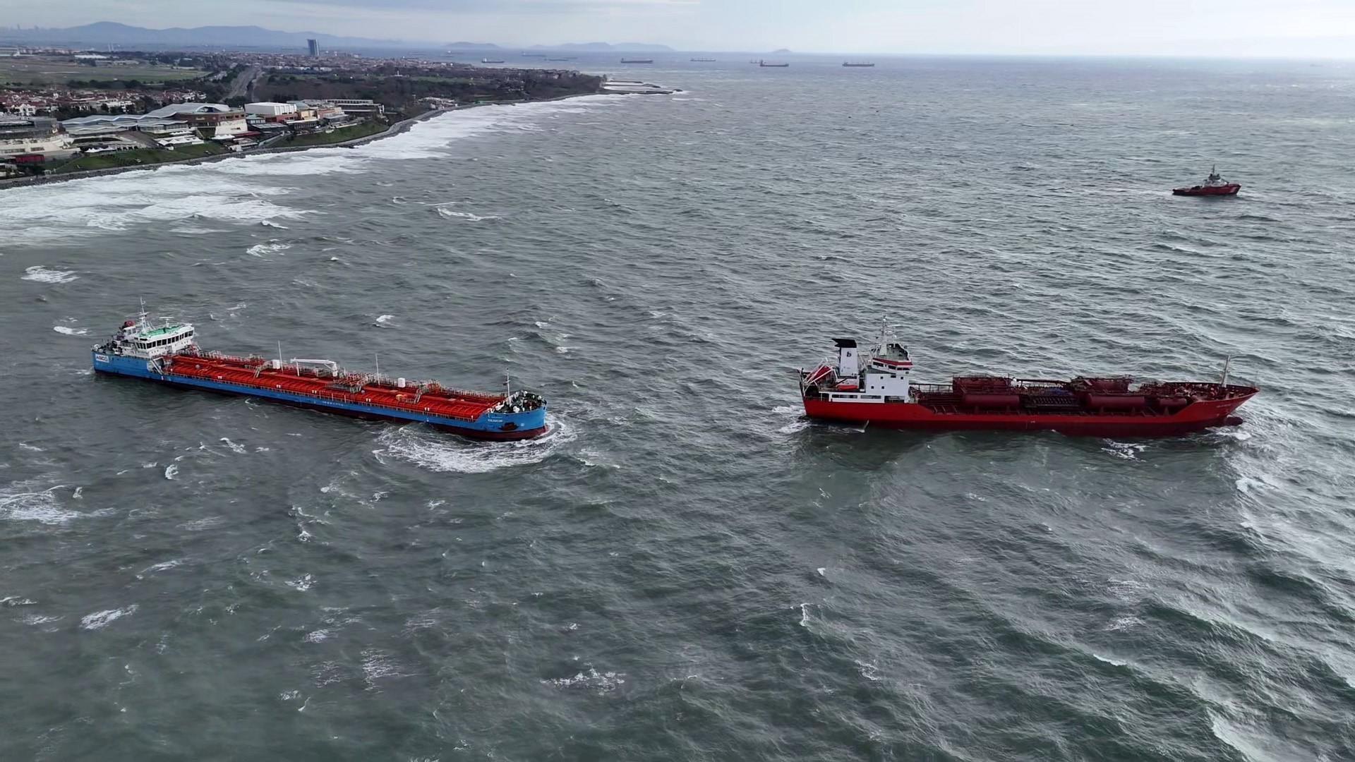One tanker freed after minor collision at Istanbul coast