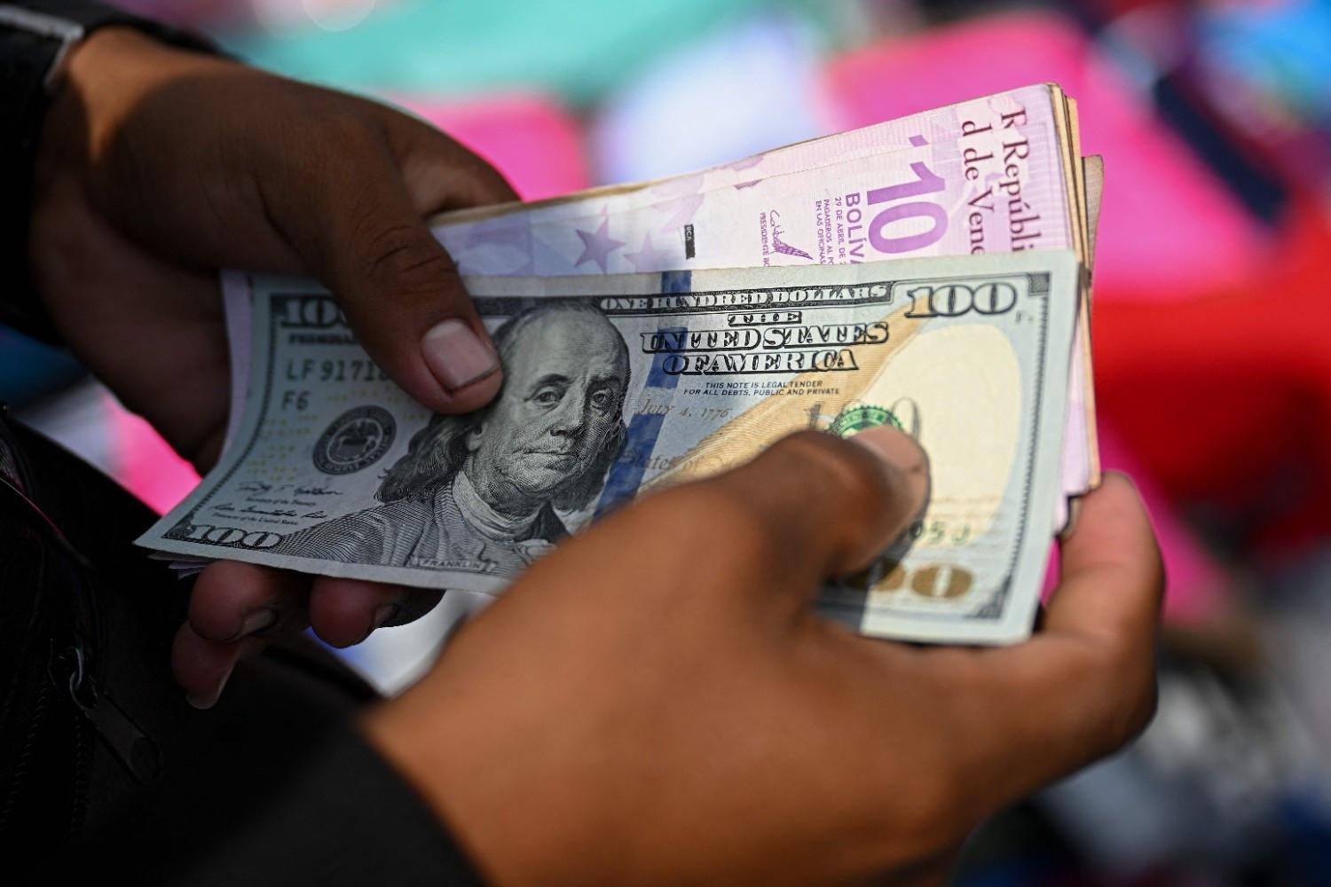 In Venezuela, price of US dollar up 479 percent in a year