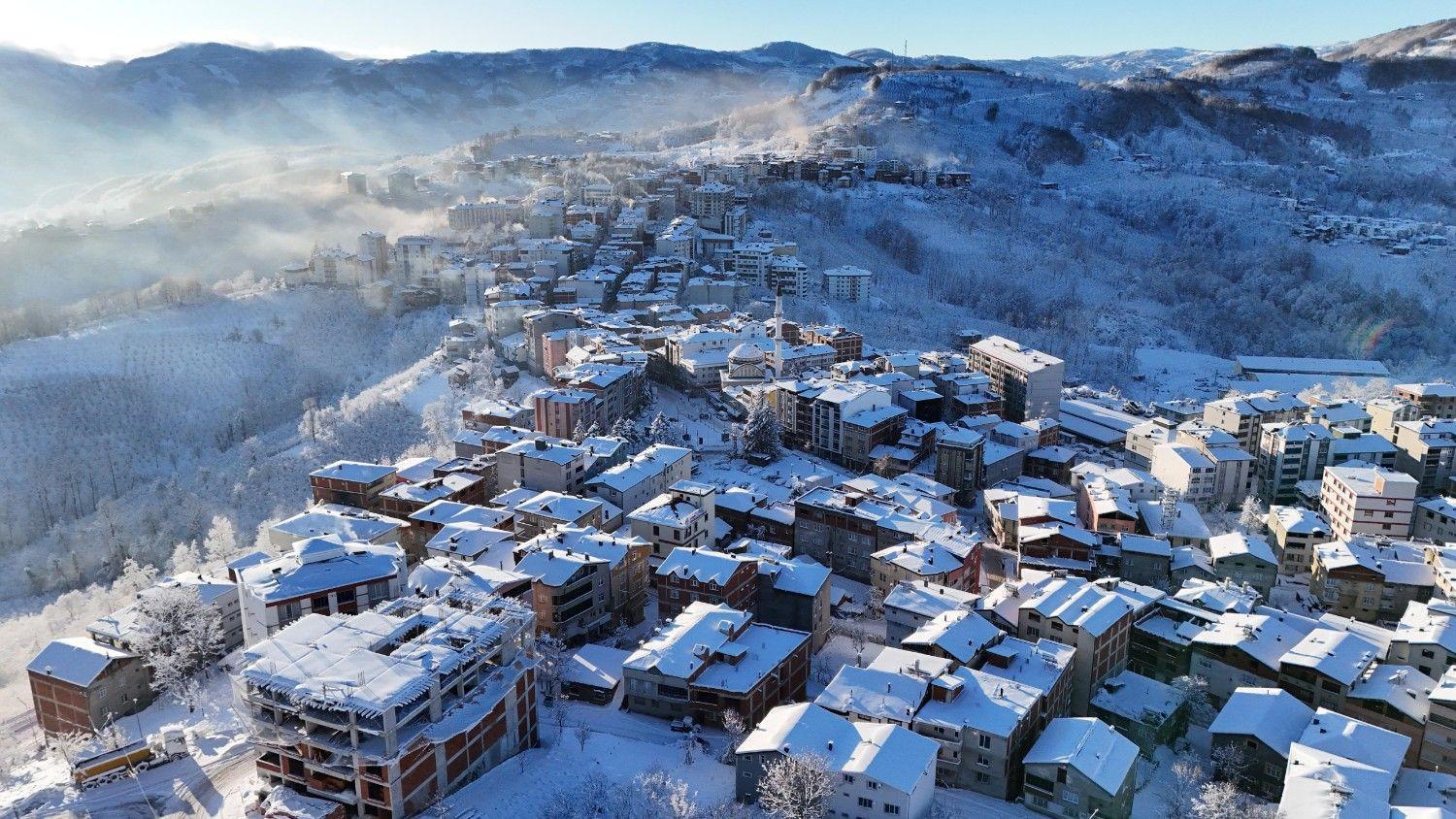 Türkiye braces for avalanche risk as deep freeze hits