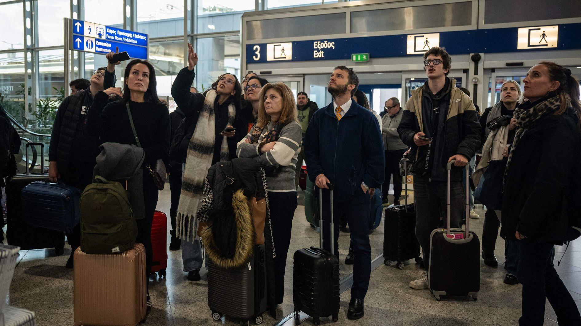 Air traffic restored in Greece after radio frequency loss