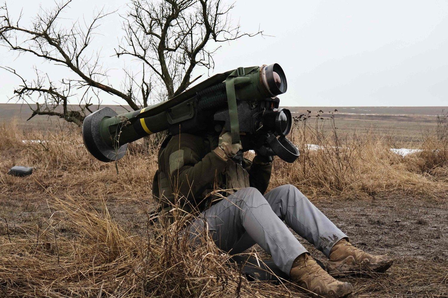 Russian strikes leave two Ukraine regions without power