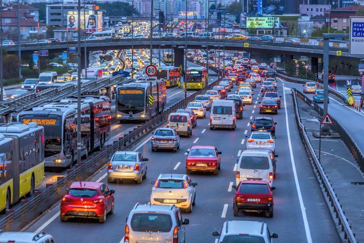 YENİ TRAFİK KANUNU SON DURUM OCAK 2026 || Trafik cezaları arttı mı Yeni trafik kanunu Meclisten geçti mi, ne zaman yürürlüğe girecek