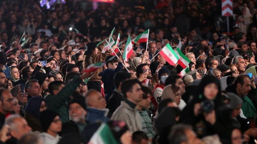 Fresh protests in Iran as internet blackout persists