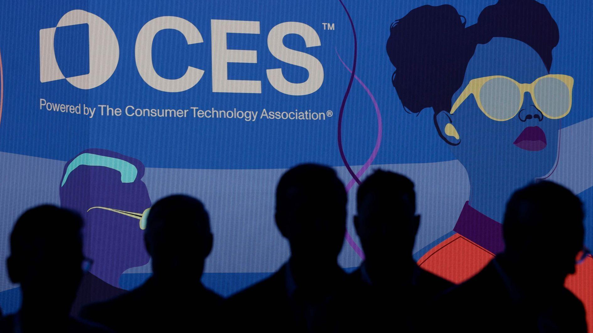 AI pendants back in vogue at tech show after early setback