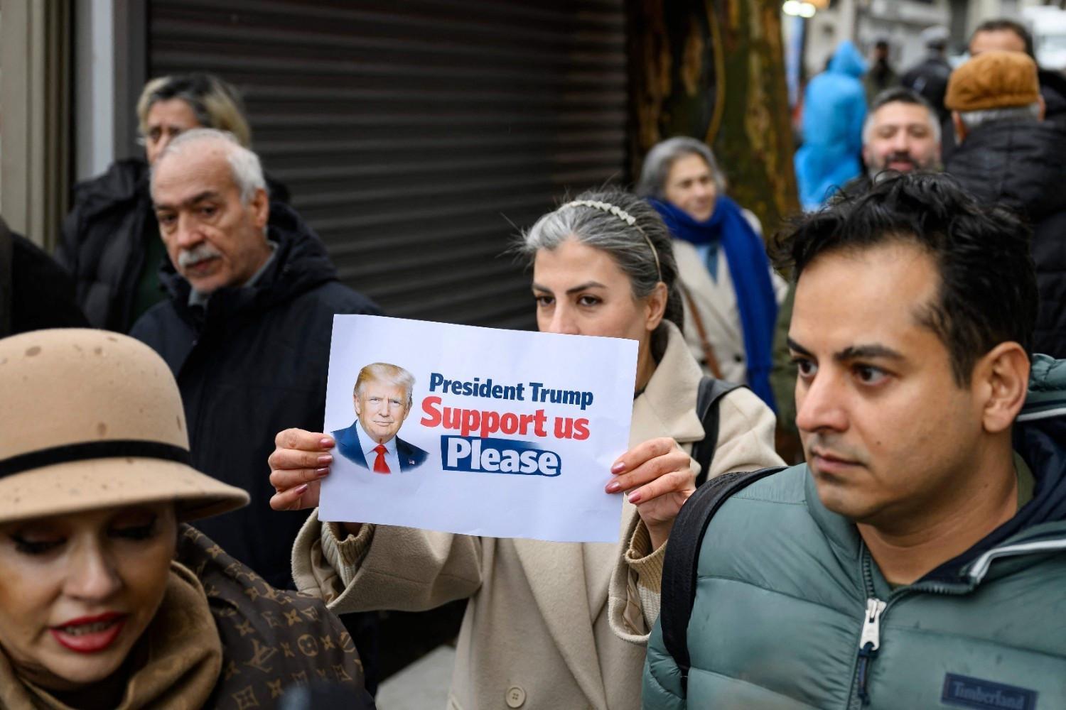 Trump says Iran 'want to negotiate' after reports of hundreds killed in protests