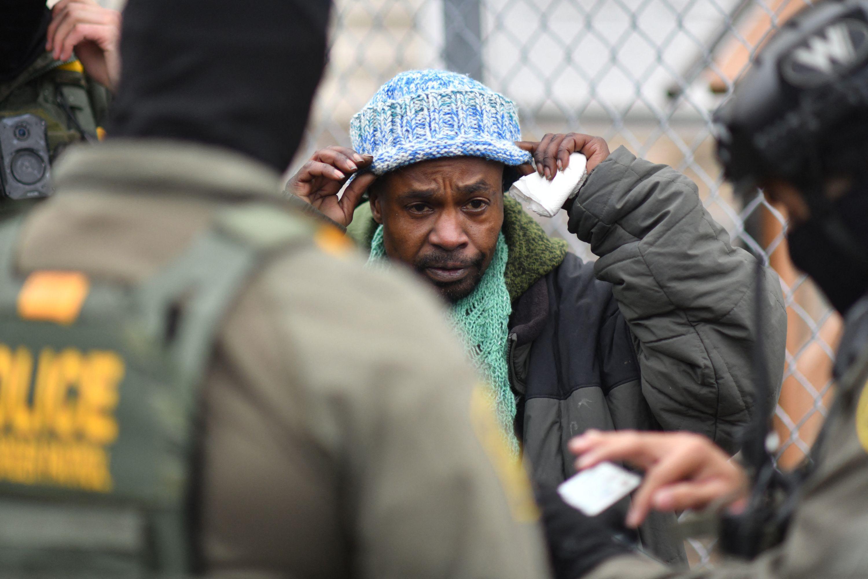 US ends protection for Somalis amid escalating migrant crackdown