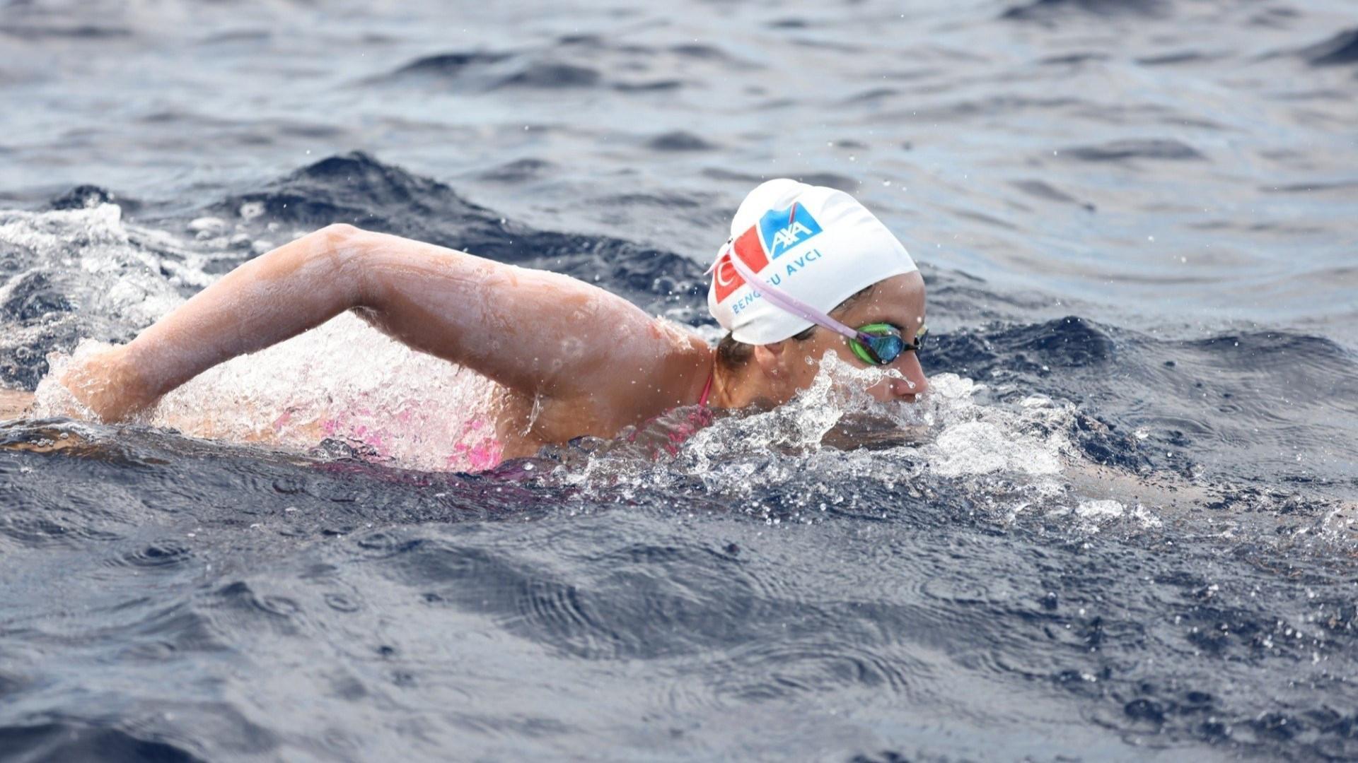 Bengisu Avcı takes on freezing swim in Italy to spotlight rapid glacier melt