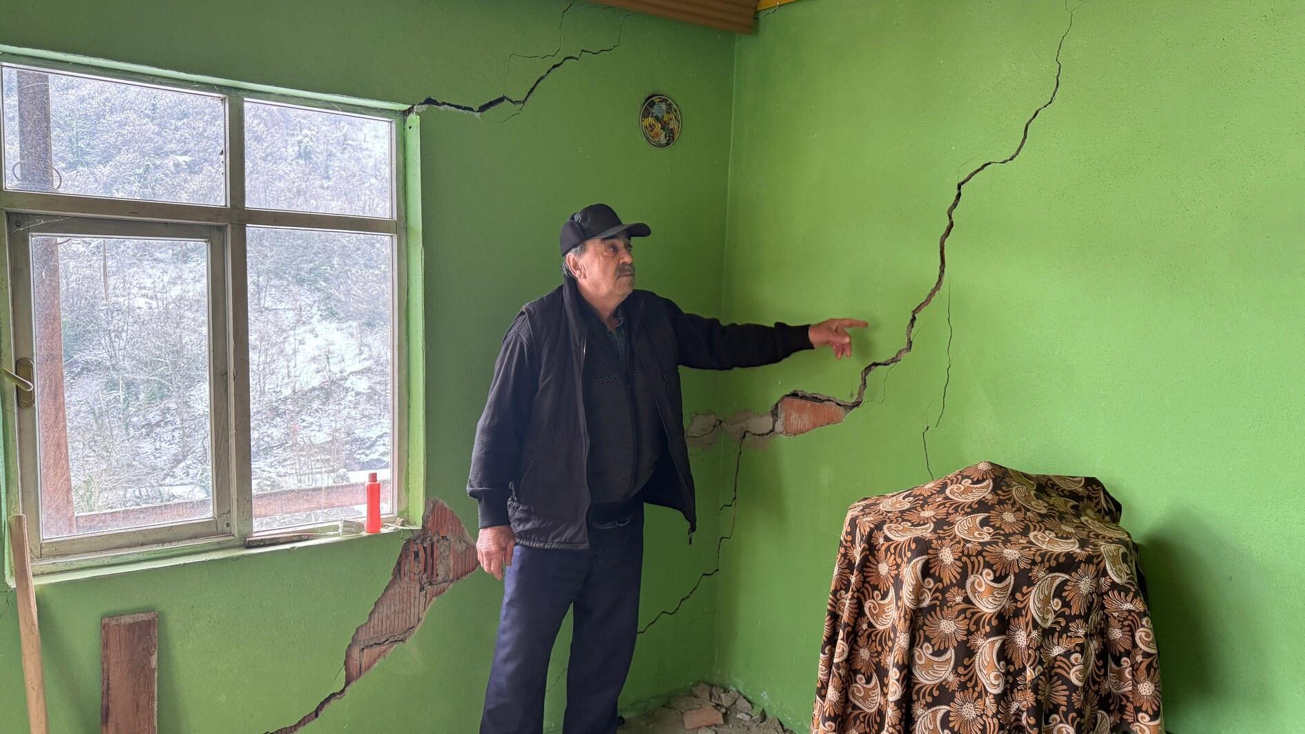 Landslide damages homes in northern province