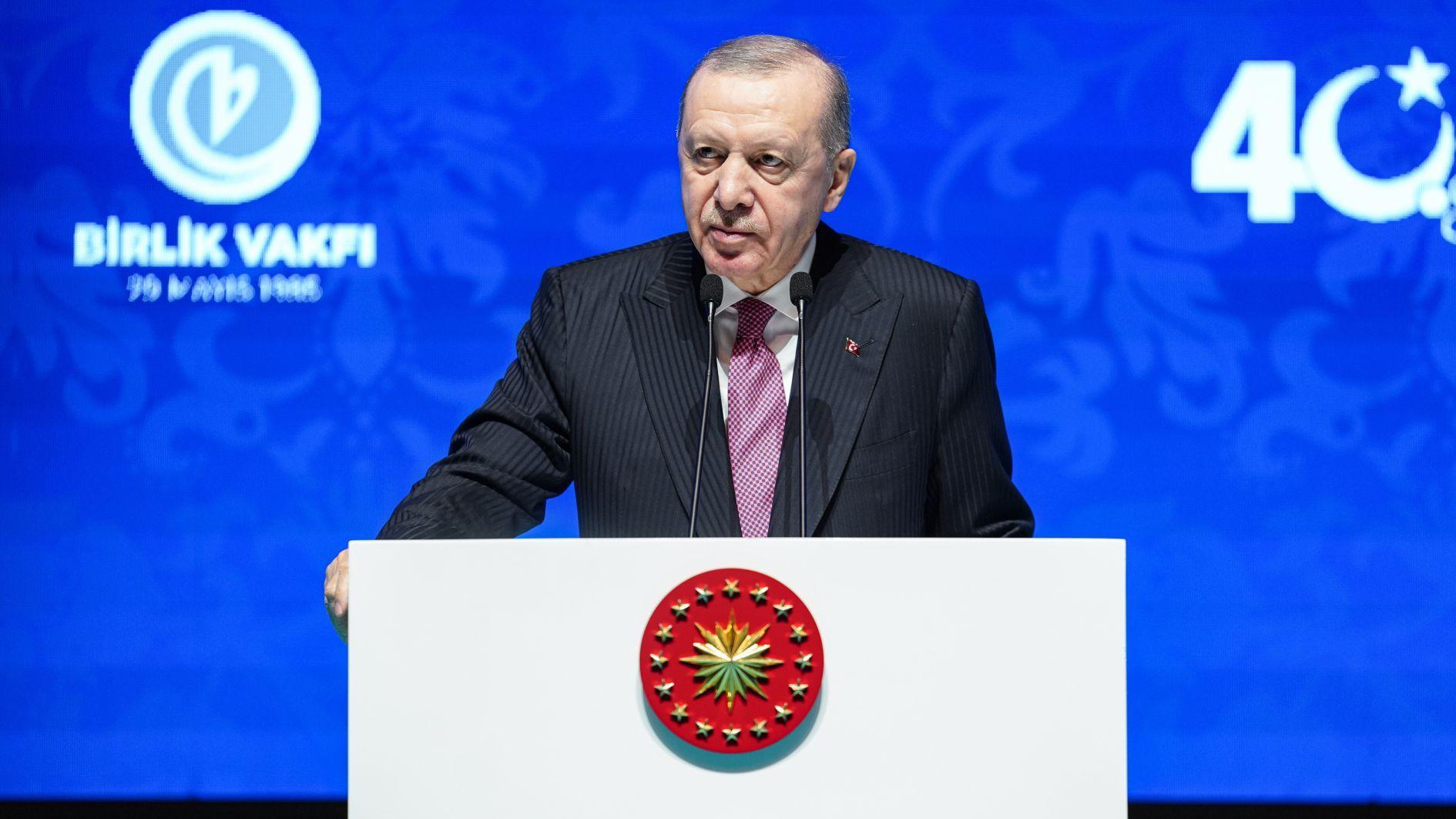 Erdoğan calls for national unity to protect family values