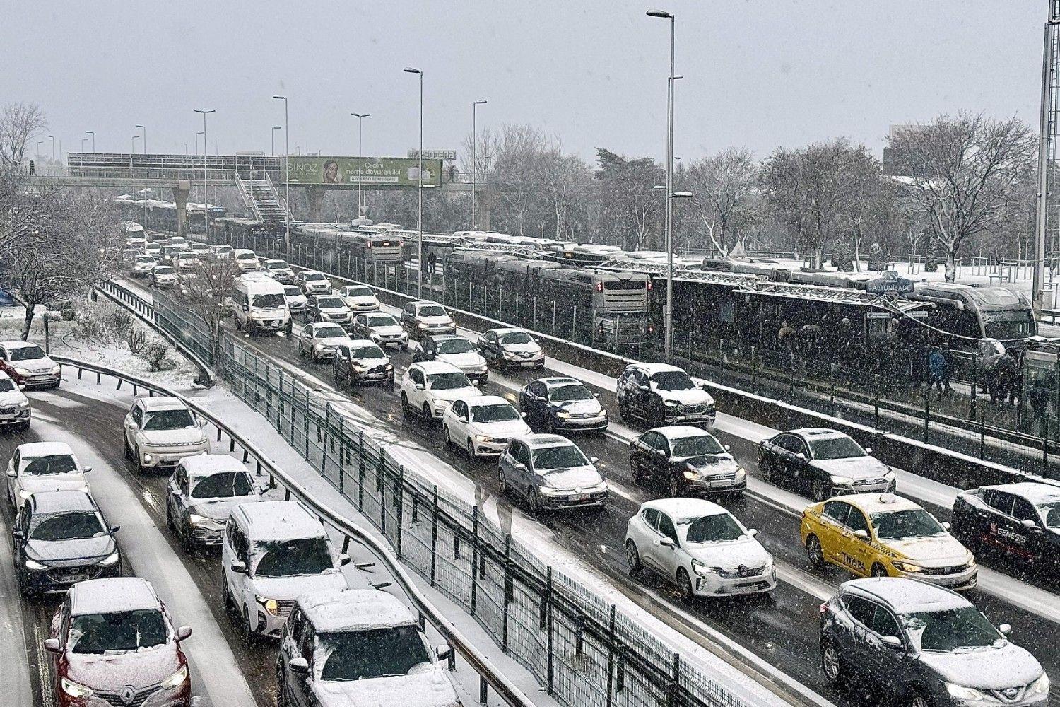 Snow-covered streets, transit woes haunt daily life in Istanbul