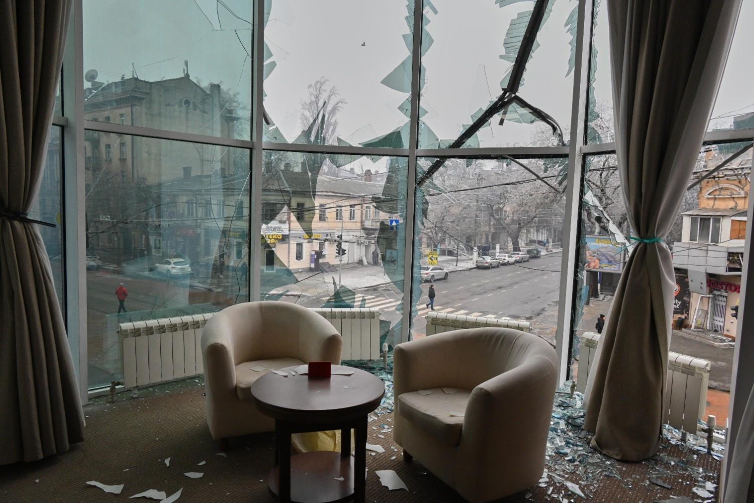 Russian strikes kill 4, wound two dozen in Ukraine