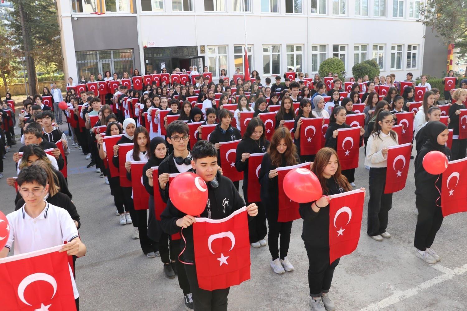 Turkish schools to resume education with flag awareness week