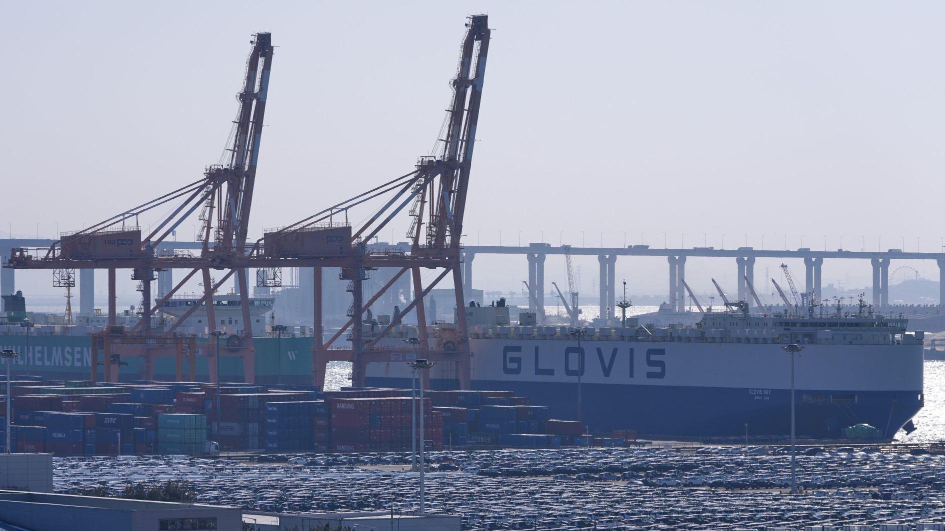 South Korea posts record January exports on chip boom