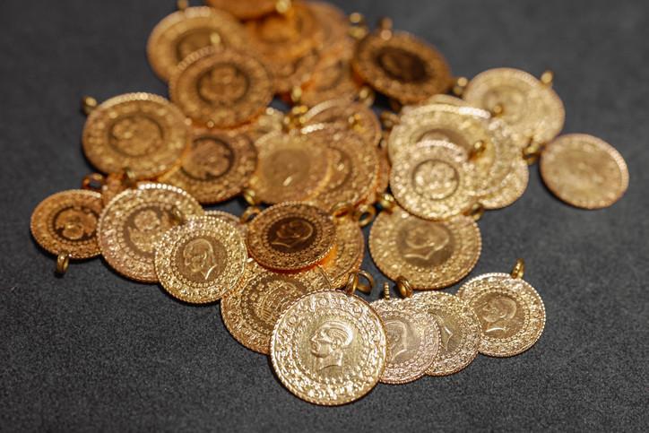 ALTIN FİYATLARI SON DAKİKA 2 ŞUBAT 2026 (BUGÜN - CANLI TAKİP) || Altında sert düşüş Altın fiyatları yeni haftaya nasıl başladı Bugün gram altın, çeyrek altın, ONS altın kaç TL oldu, düşüş devam ediyor mu İşte Kapalıçarşı altın alış satış fiyatı anlık tablo...