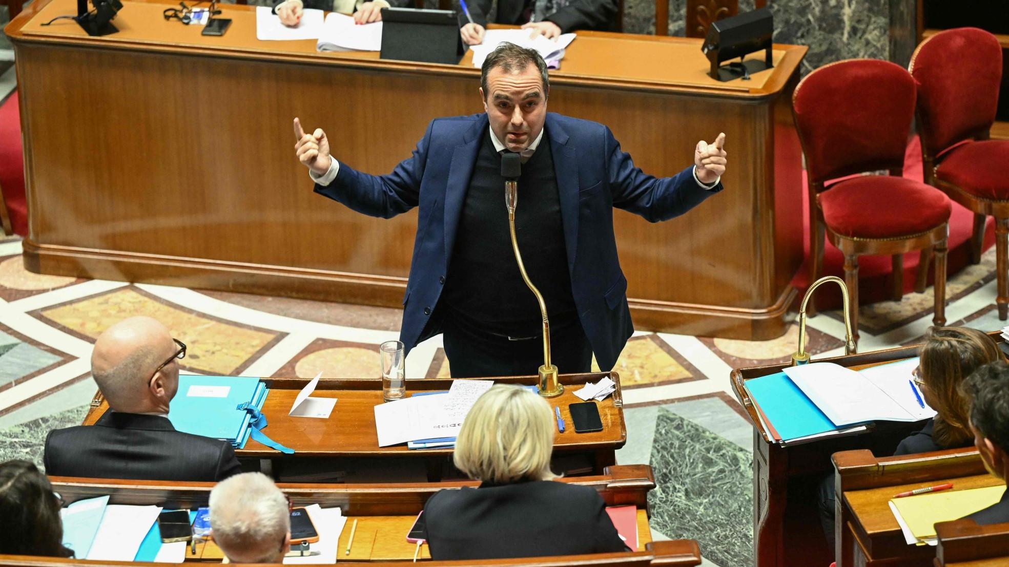 French PM ends budget deadlock after no confidence motions beaten