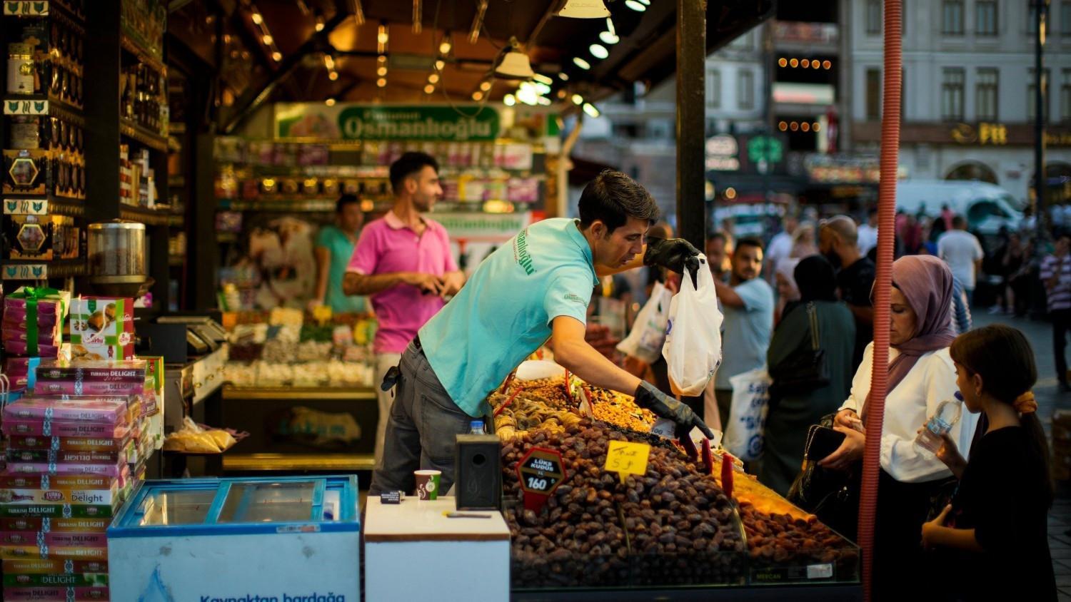 Annual inflation in Türkiye falls for 4th consecutive month