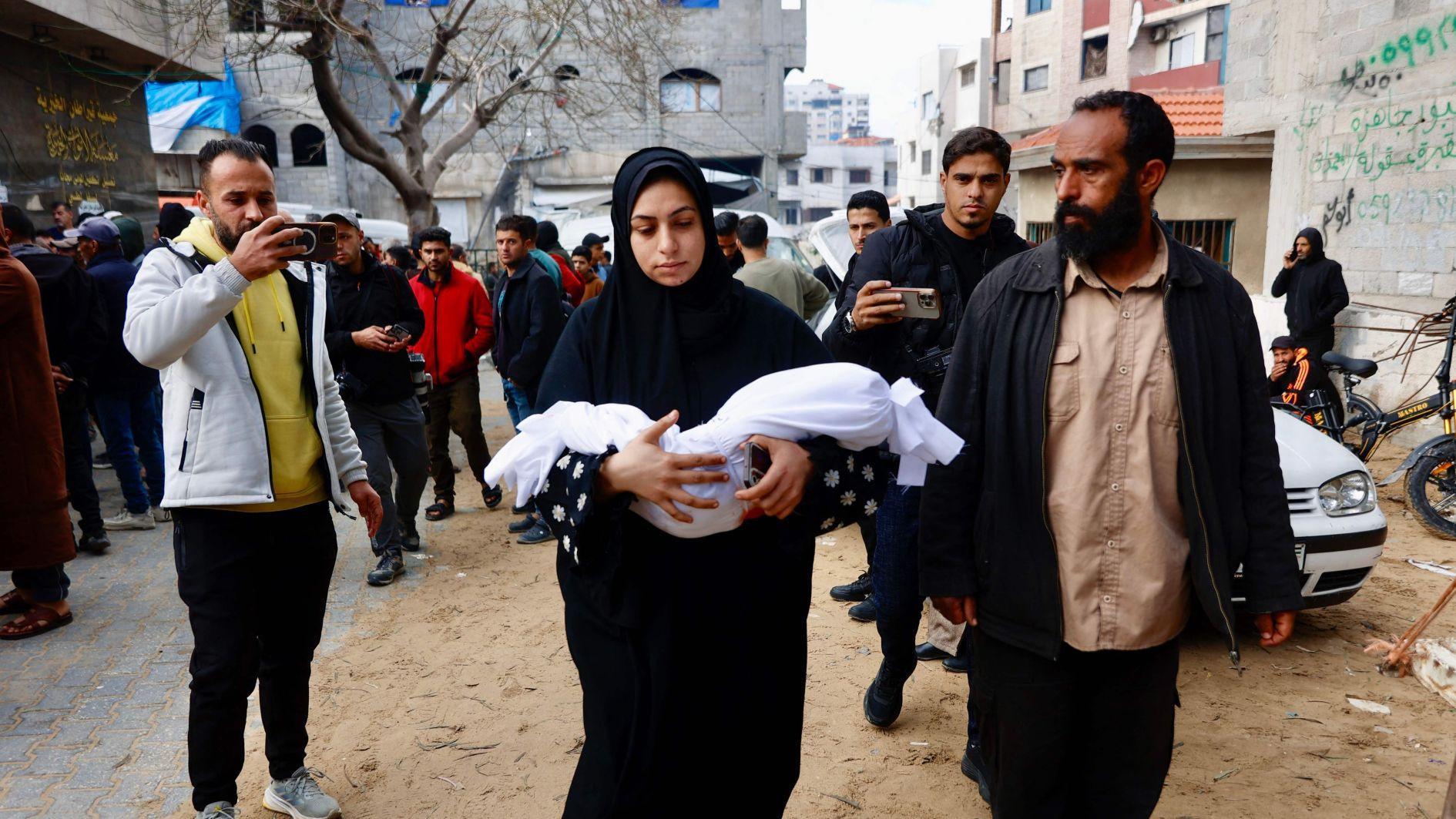 Israeli strikes kill 20 in Gaza amid interrogation claims at Rafah