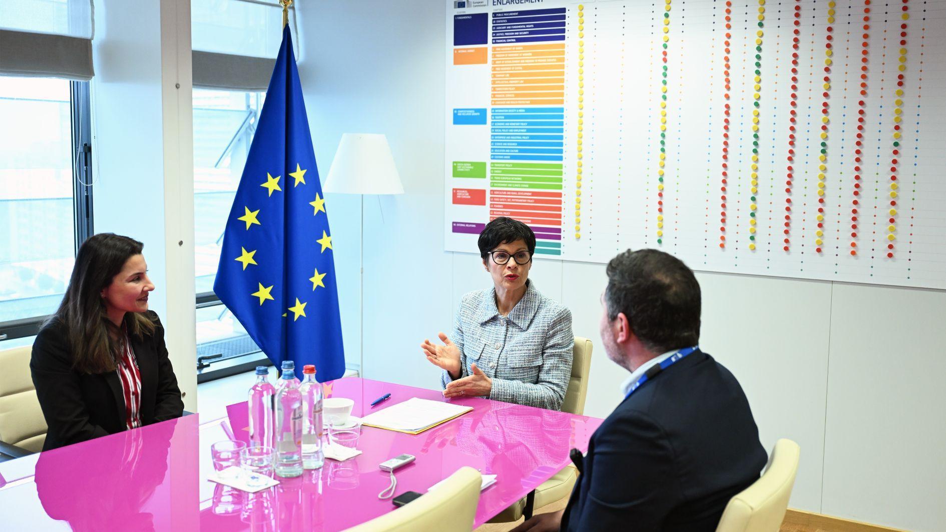 EU commissioner urges ‘stronger partnership’ with Türkiye