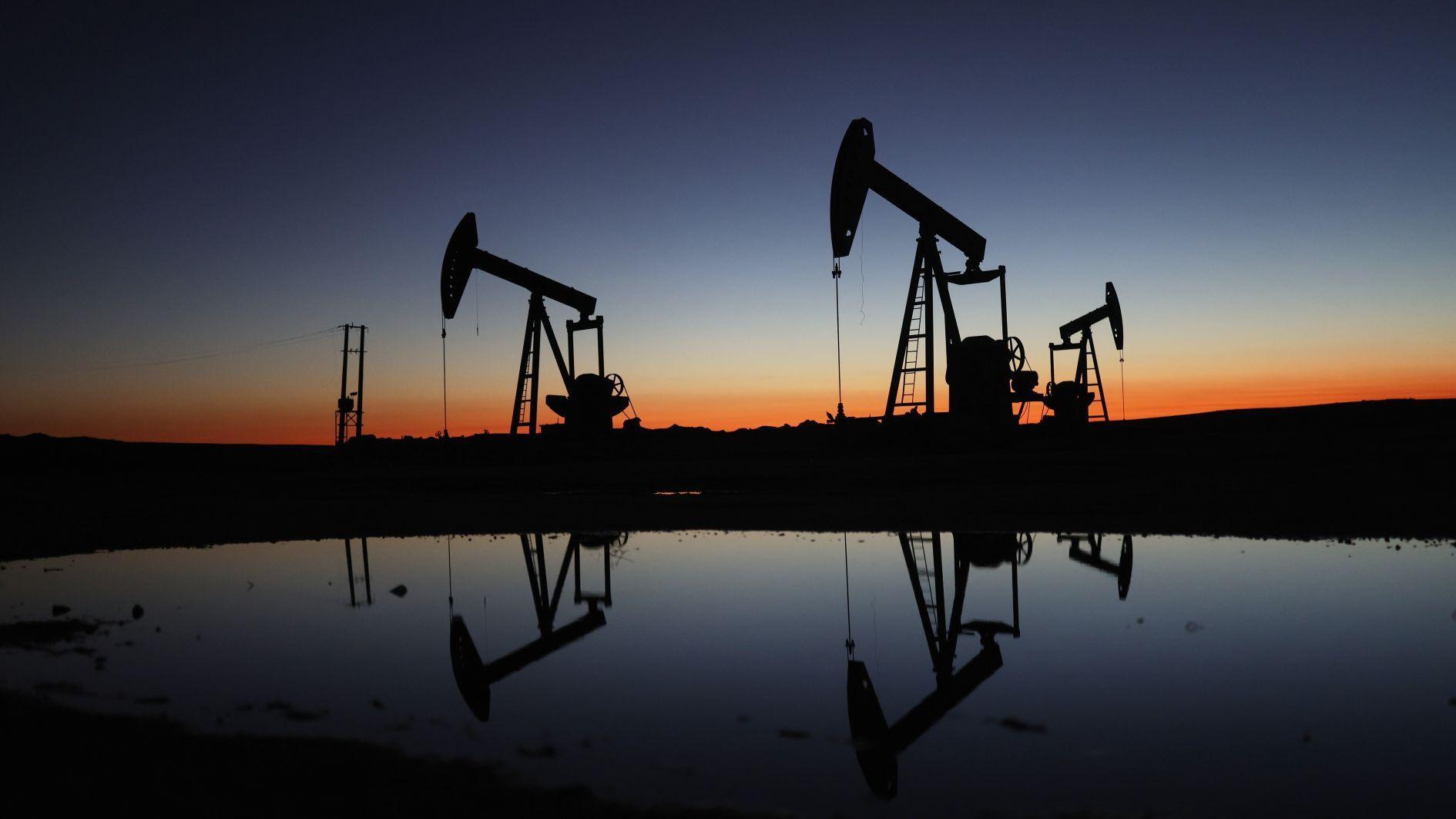 Damascus prepares to take over oil fields, border crossings in northeastern Syria