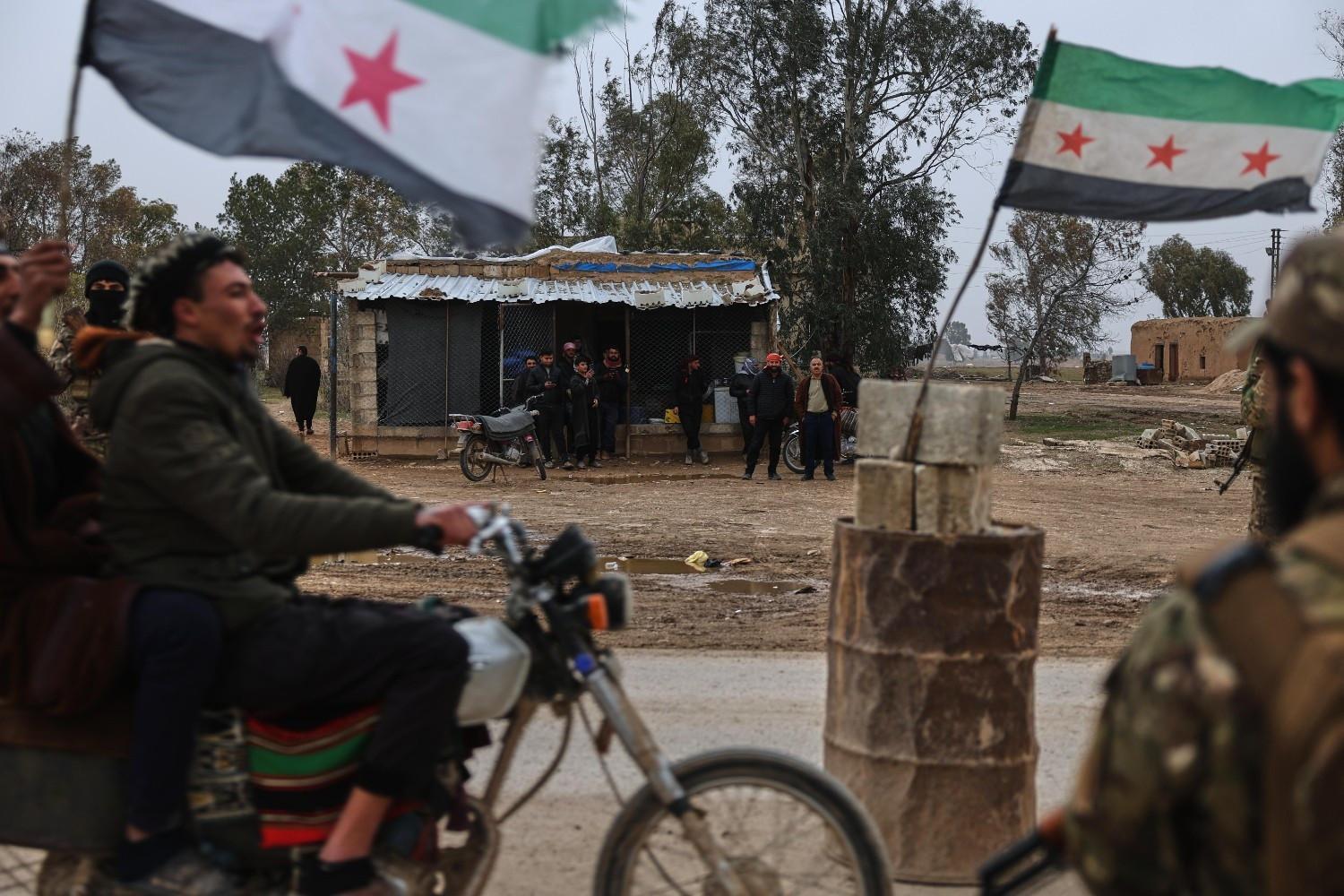 Damascus starts reclaiming major northeast oil fields under SDF deal