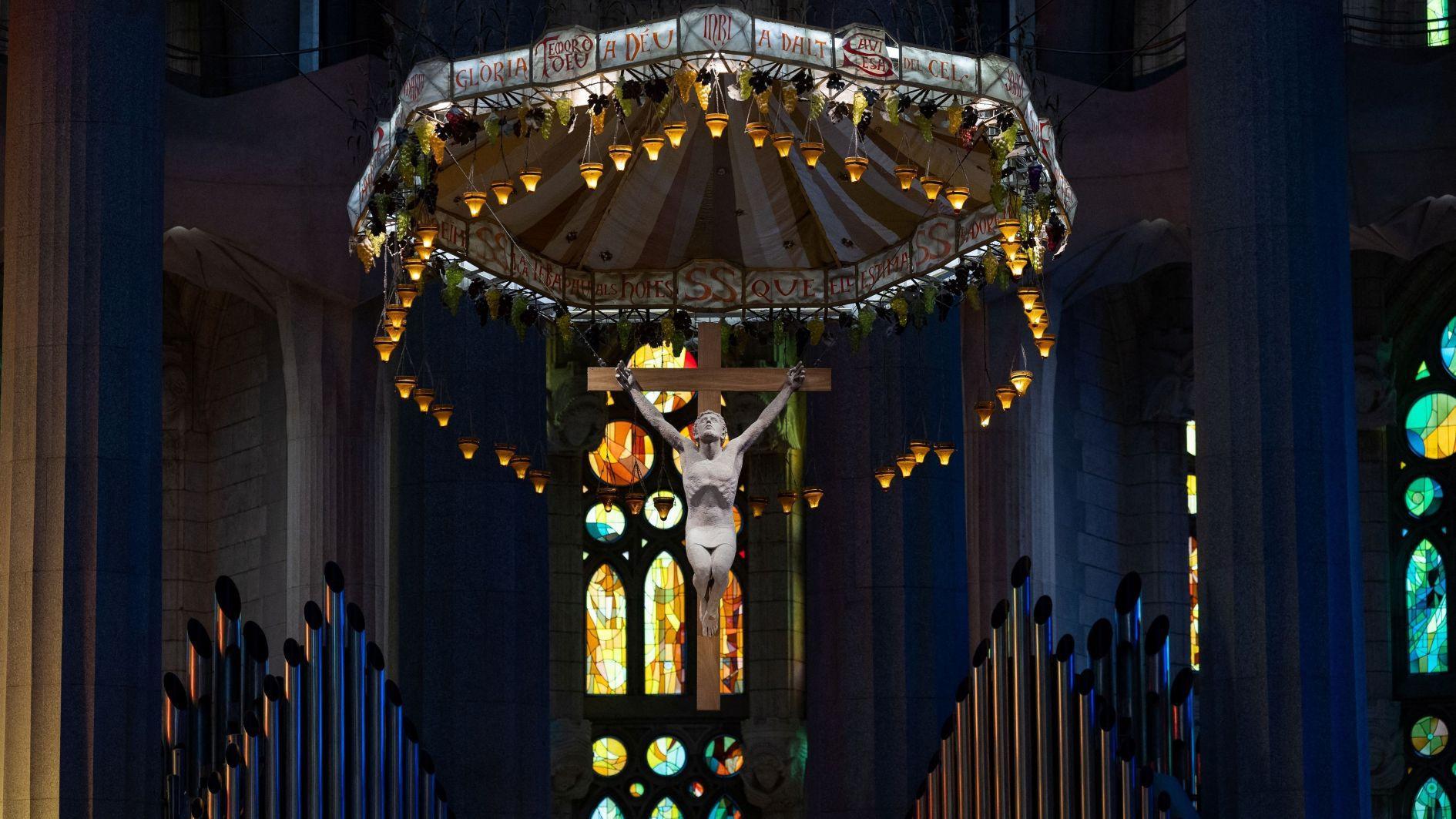 Sagrada Familia reaches new heights despite delays