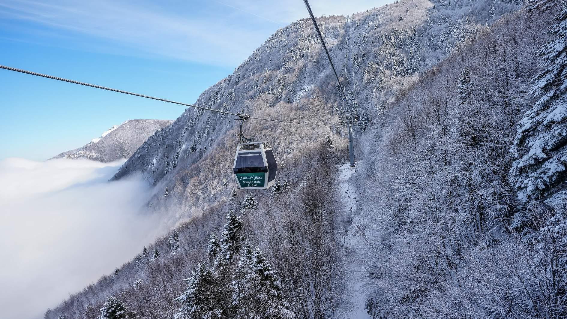 Cable car offers fast, panoramic route to Uludağ’s slopes