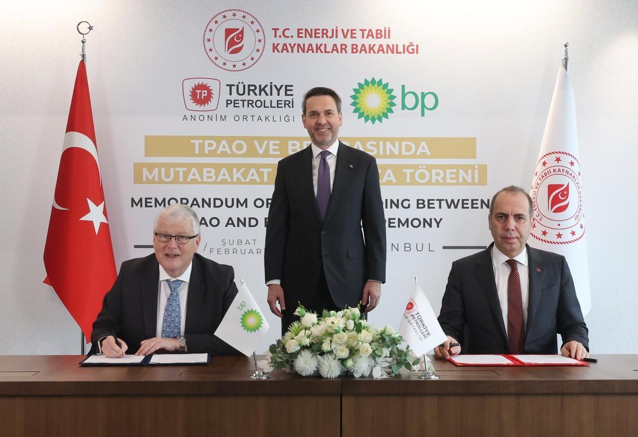 TPAO and BP sign pact on oil, natural gas cooperation