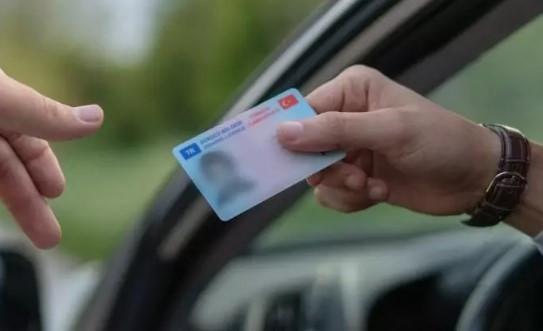 YENi TRAFİK CEZALARI 2026: Meclis'ten geçti... Yeni trafik kanunu kurallara uymayanın cebini yakacak