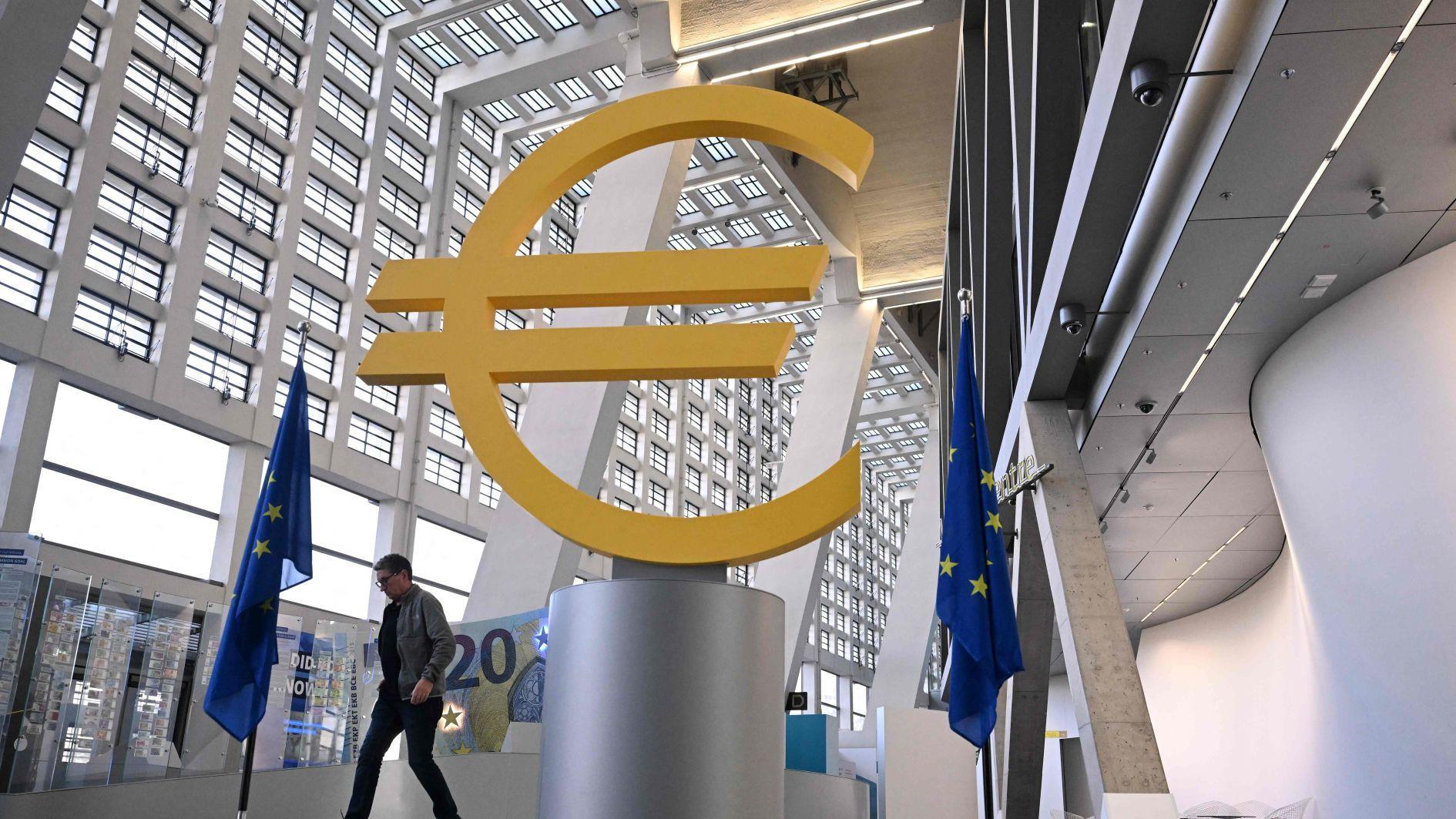 ECB to extend euro backstop to boost currencys global role