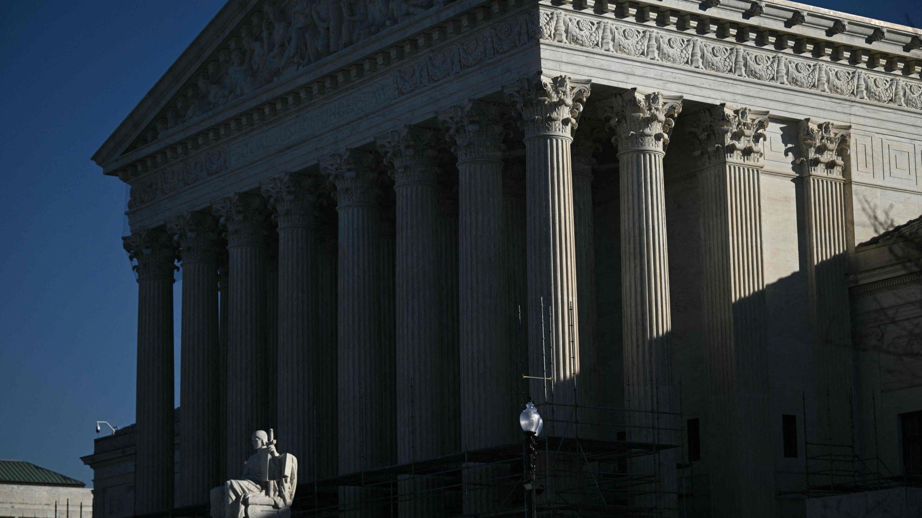 US Supreme Court strikes down swath of Trump global tariffs