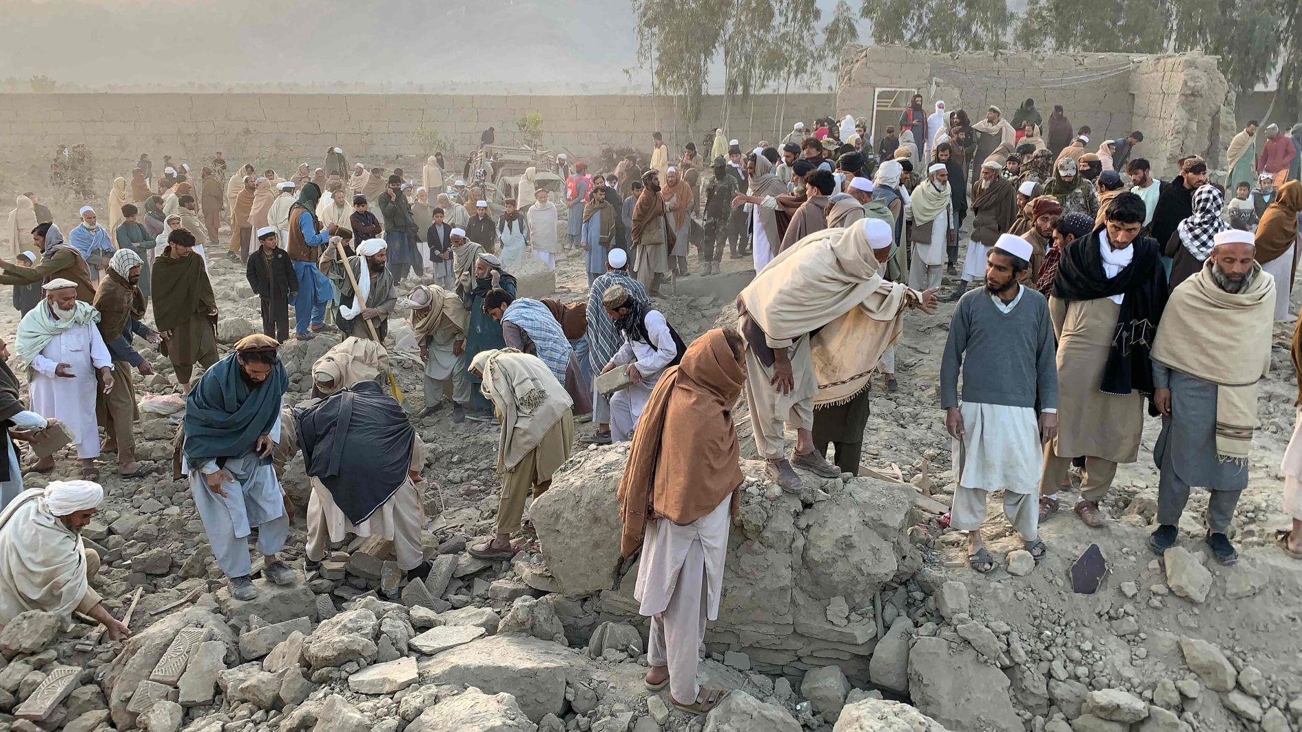 Pakistan launches deadly strikes in Afghanistan