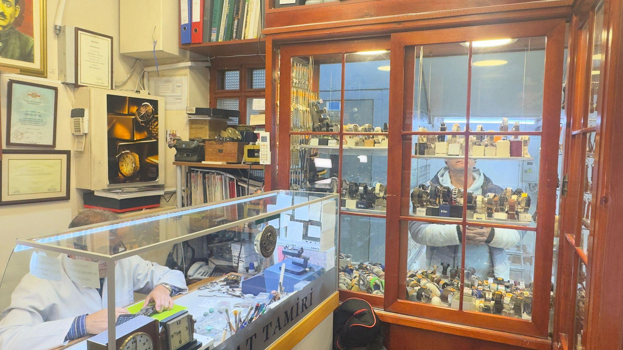 Growing international demand for luxury watch repairs in Istanbul