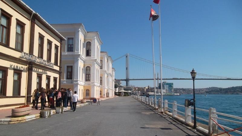 Türkiye set to launch dual-track entry for top high schools amid boarding shortages