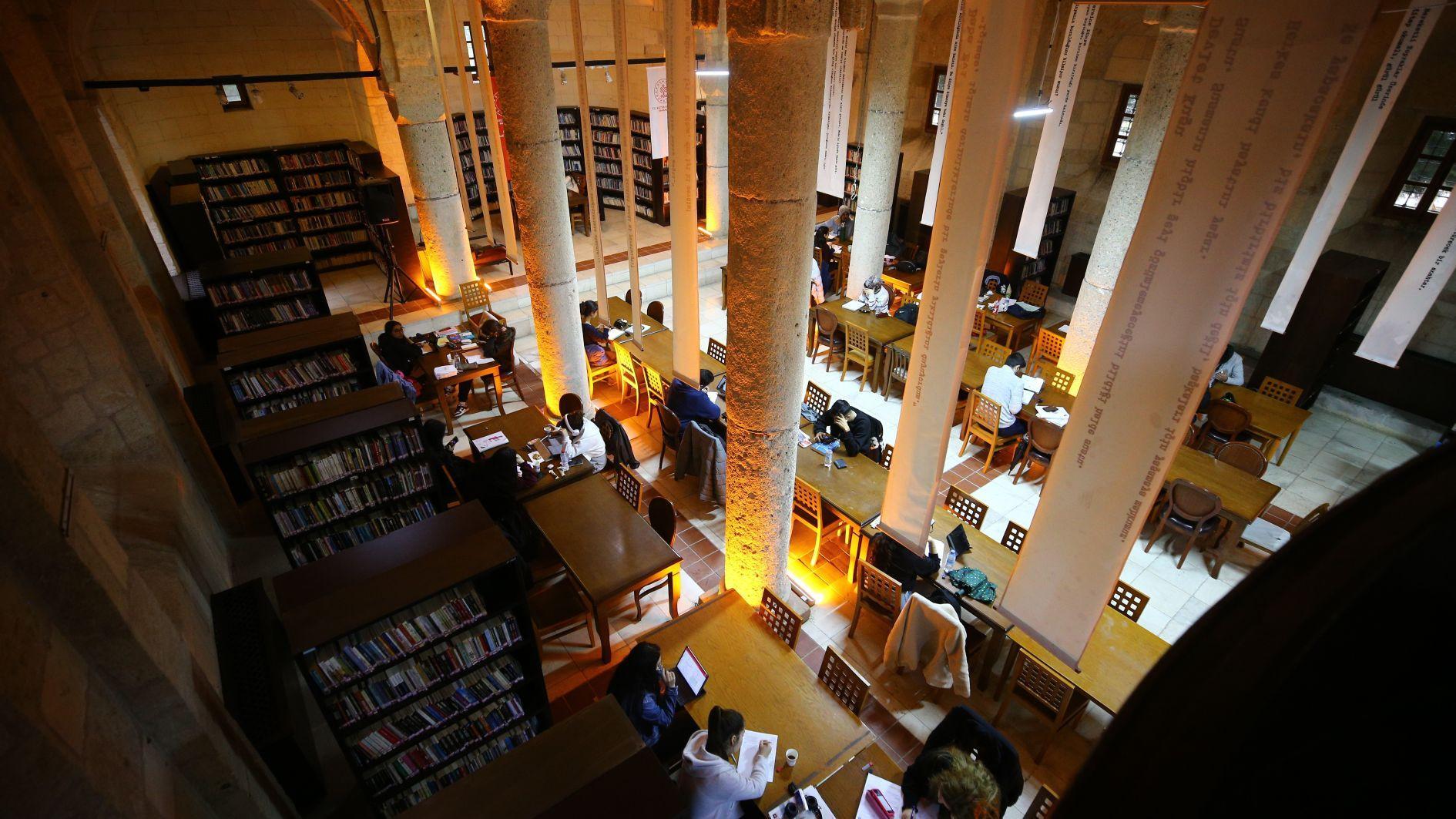 Church-turned-library hosts visitors