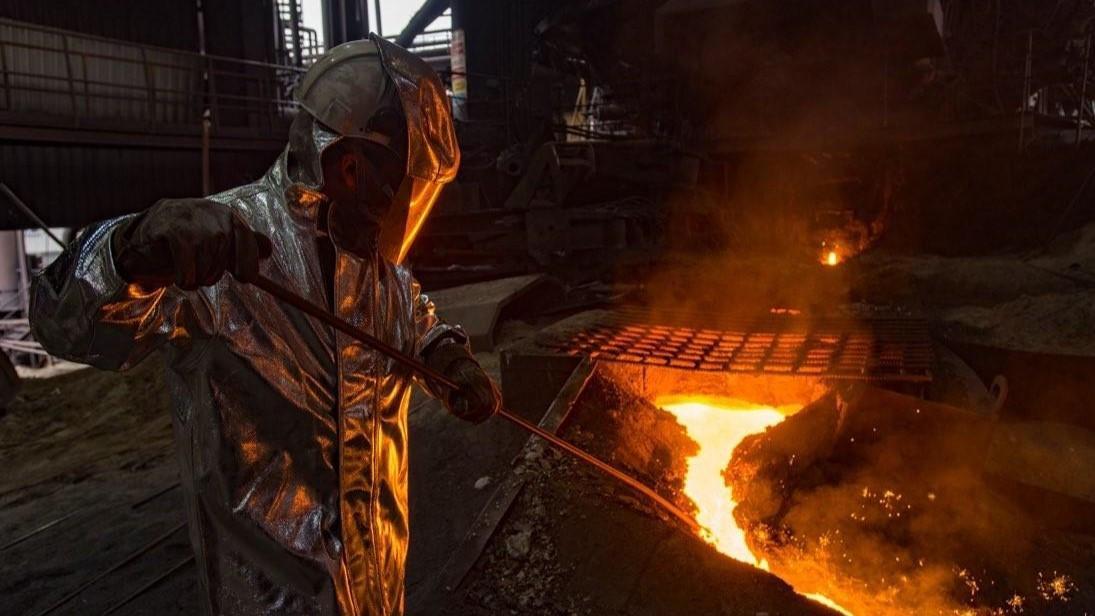 Türkiye stands out as global steel output falls in January