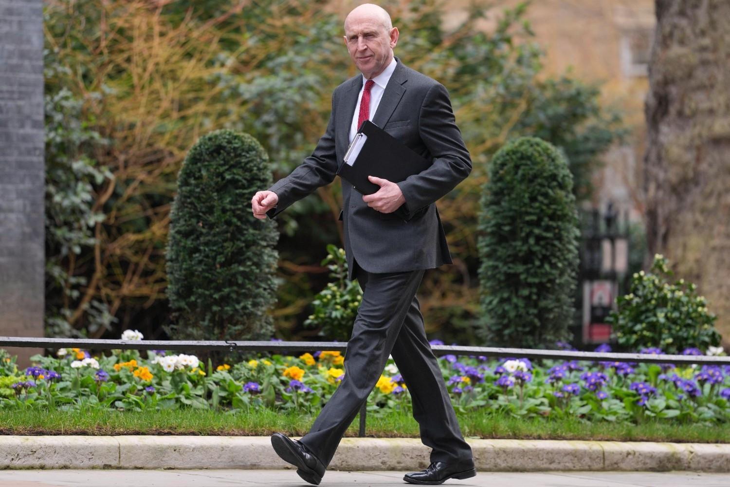 UK unveils $1.3 bln Leonardo military helicopter contract