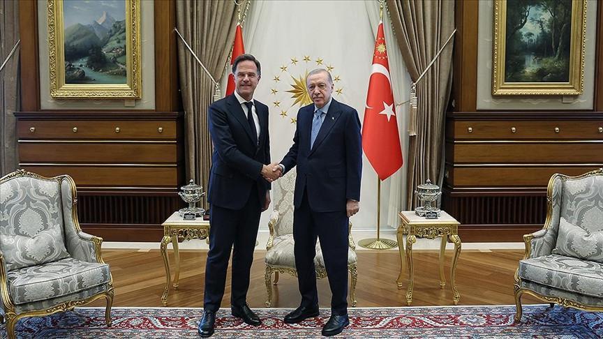 Turkish president, NATO chief discuss regional, global developments