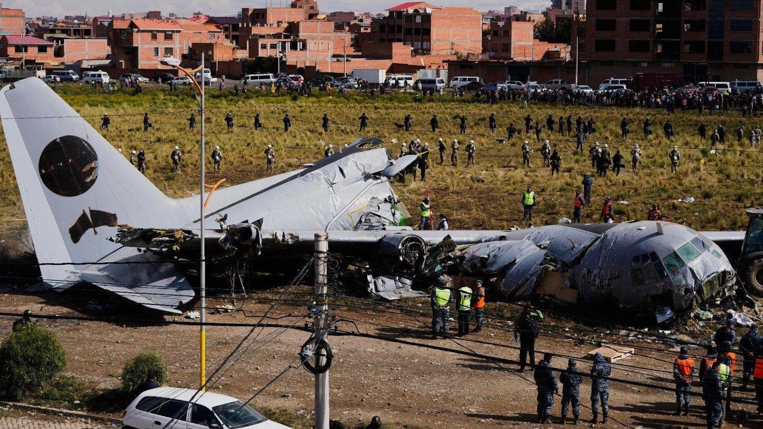Police raid homes seeking banknotes after Bolivian plane crash