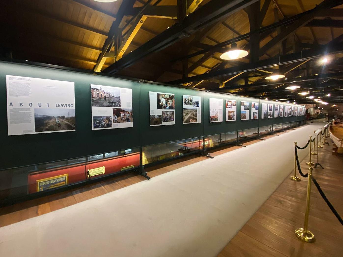 Istanbul photo exhibition captures Ukrainian rail workers’ effort during war