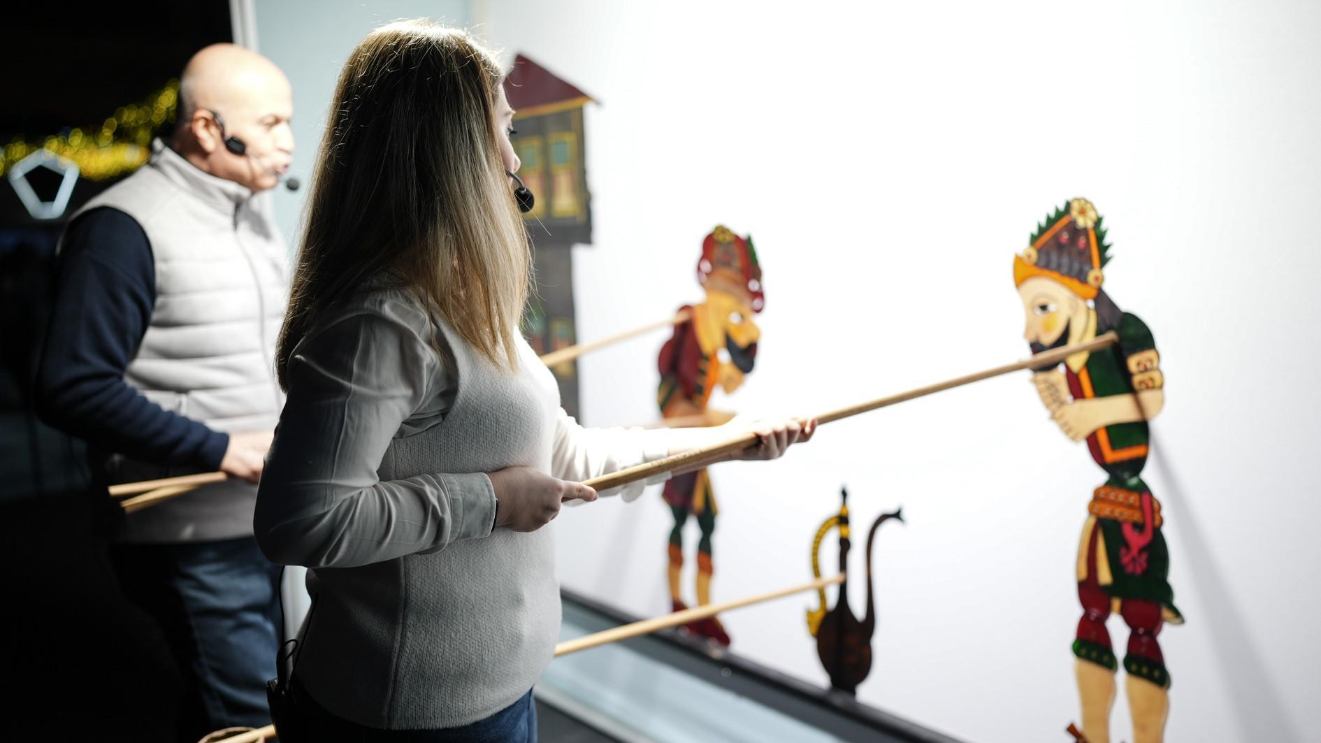 Female artist keeps Karagöz shadow play alive