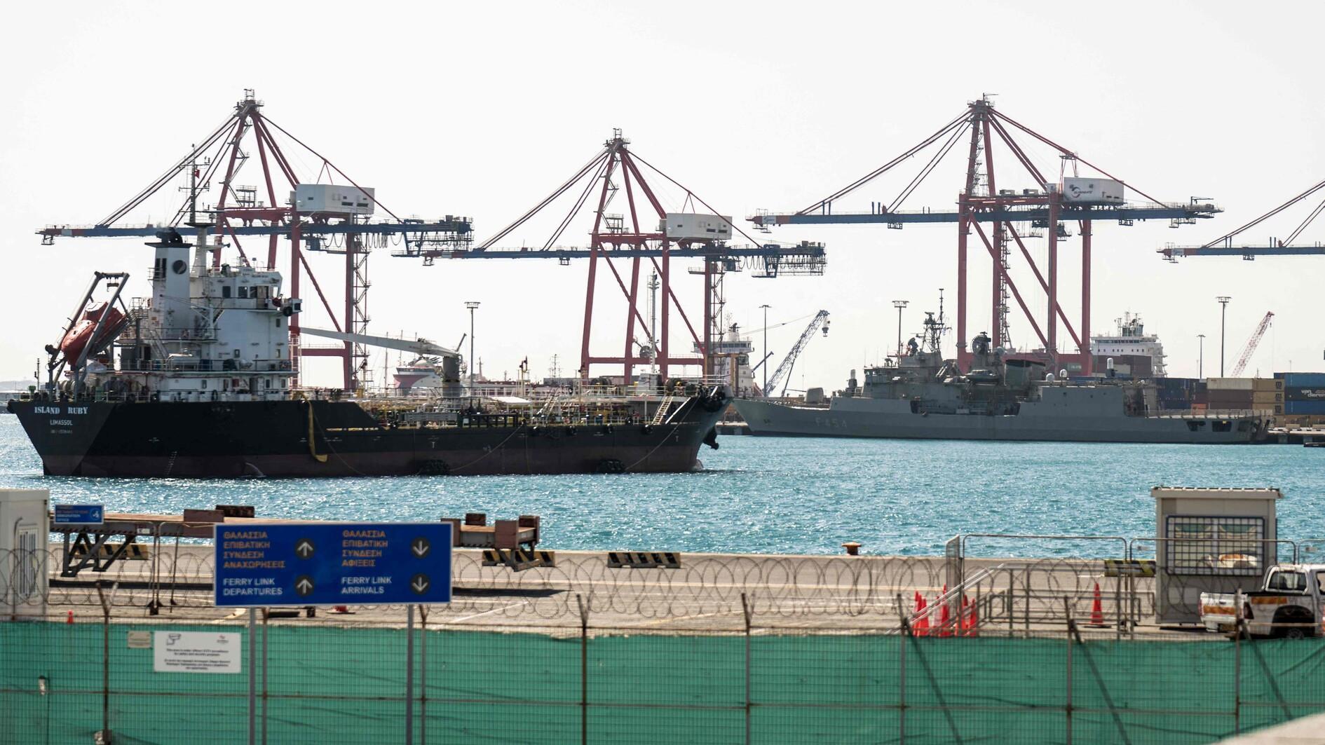 Macron to visit Greek Cyprus as France deploys warships to Mediterranean